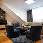 Schoene In I Home2share דירה *