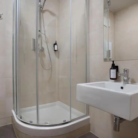 Schoene In I Home2share דירה *