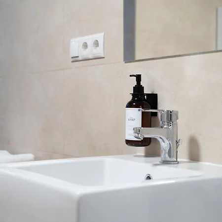 شقة Schoene In I Home2share *